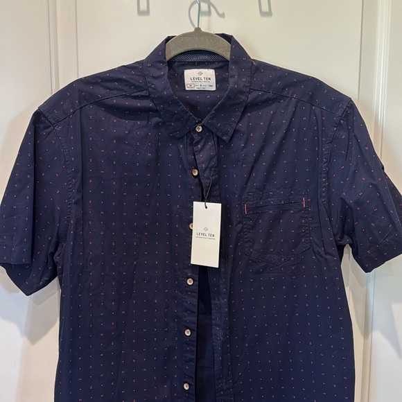 BNWT Men’s Button Up - Picture 3 of 3
